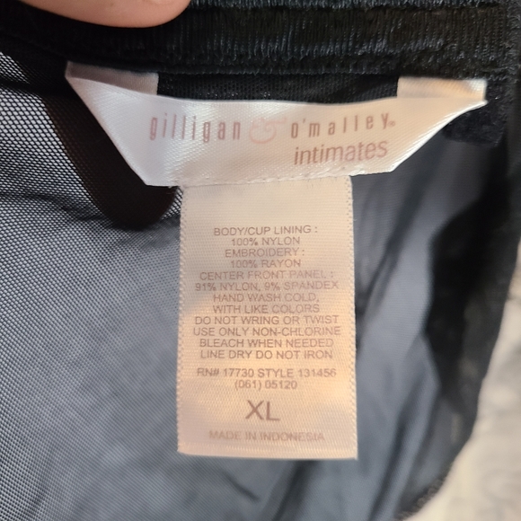 Gillian O Malley intimates nighty top - Picture 2 of 6